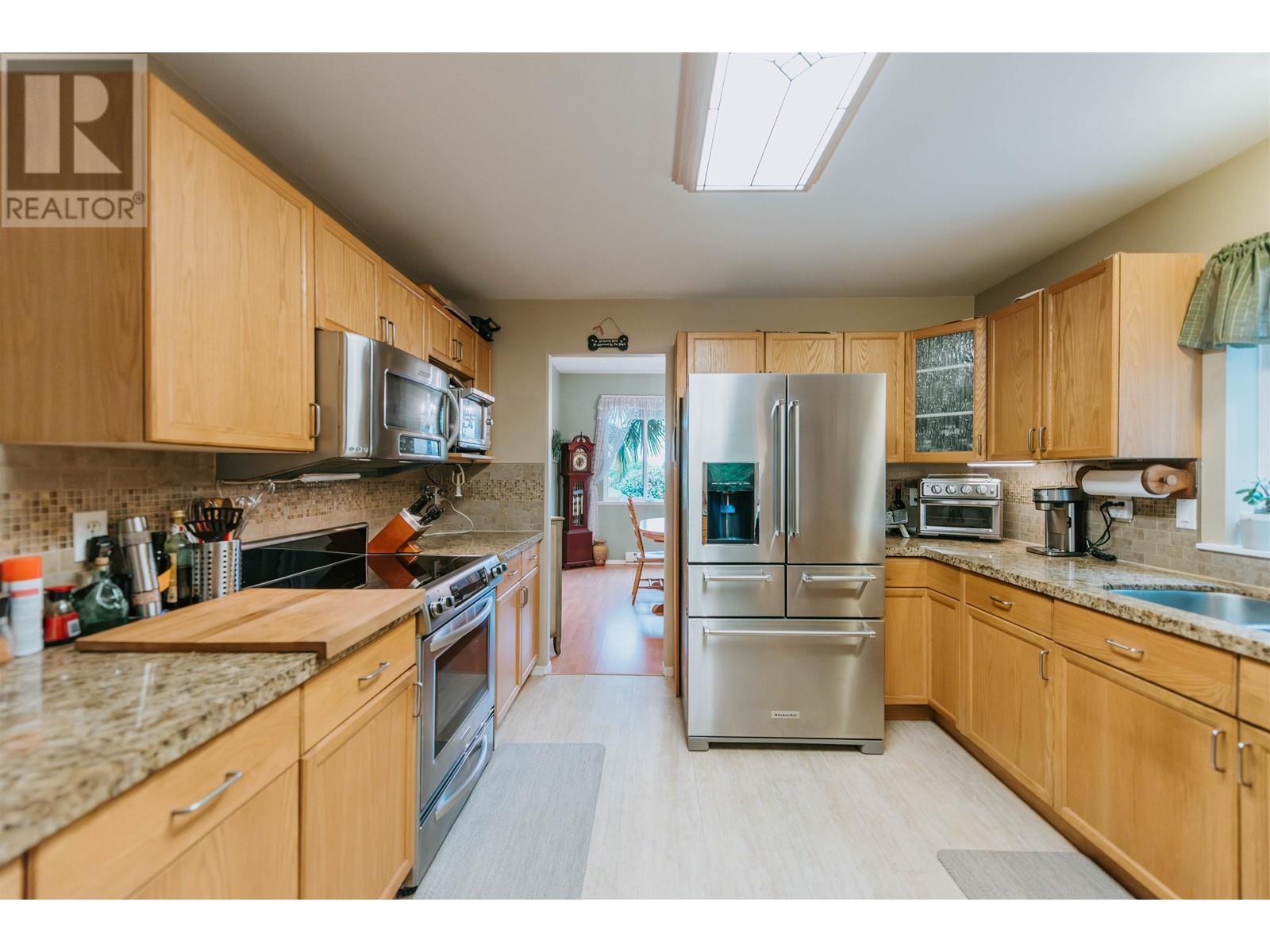6428 Marmot Road, Sechelt, British Columbia  V7Z 0L2 - Photo 15 - R2820152
