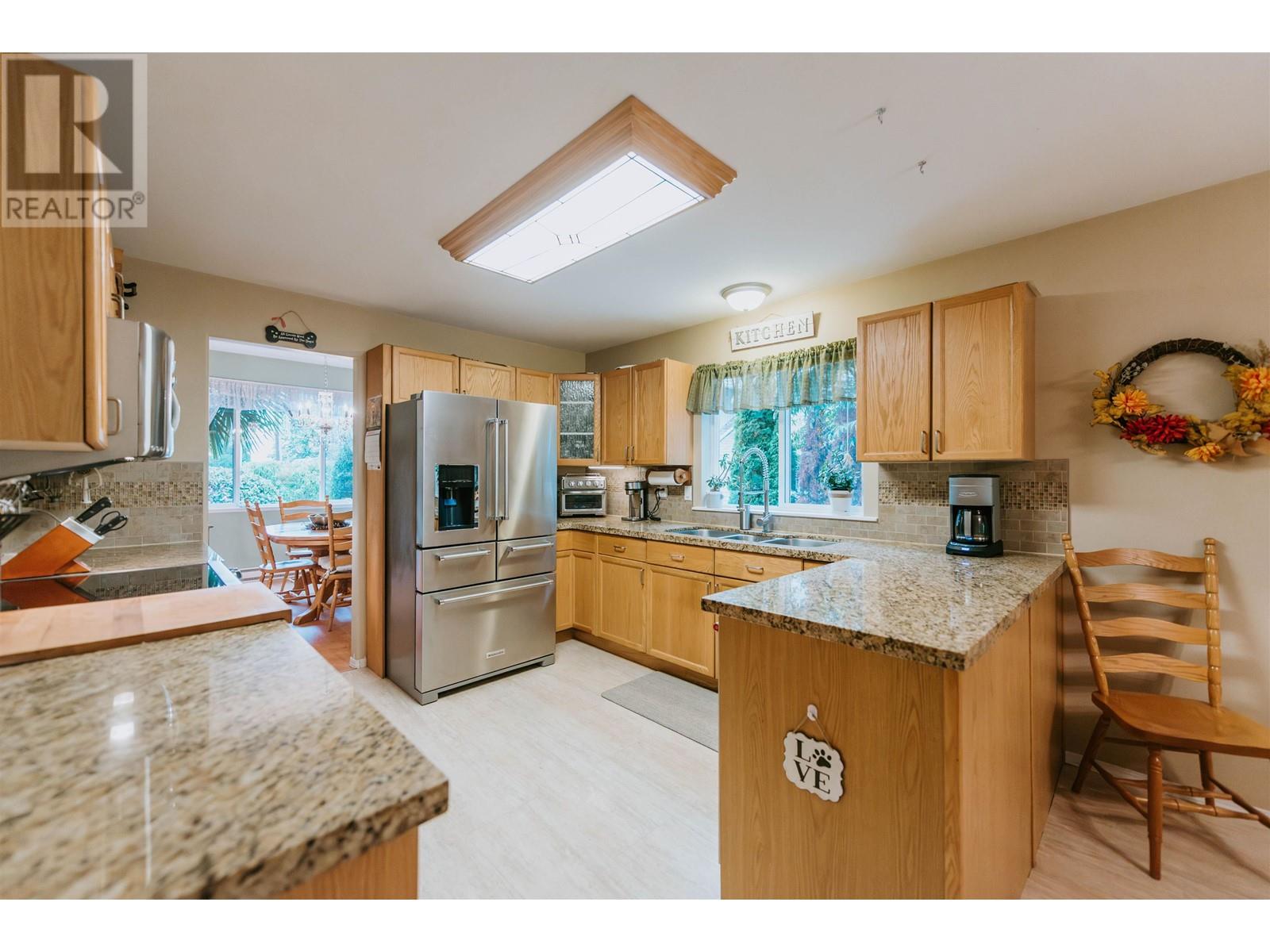 6428 Marmot Road, Sechelt, British Columbia  V7Z 0L2 - Photo 17 - R2820152