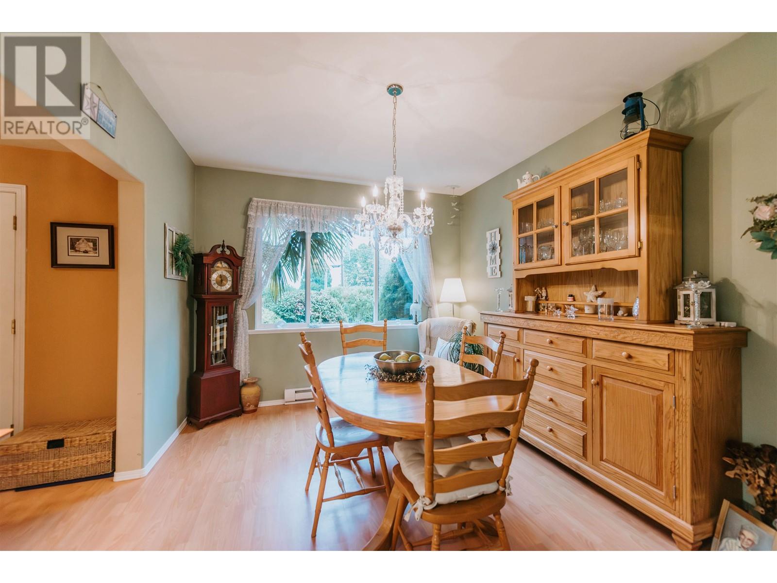 6428 Marmot Road, Sechelt, British Columbia  V7Z 0L2 - Photo 18 - R2820152