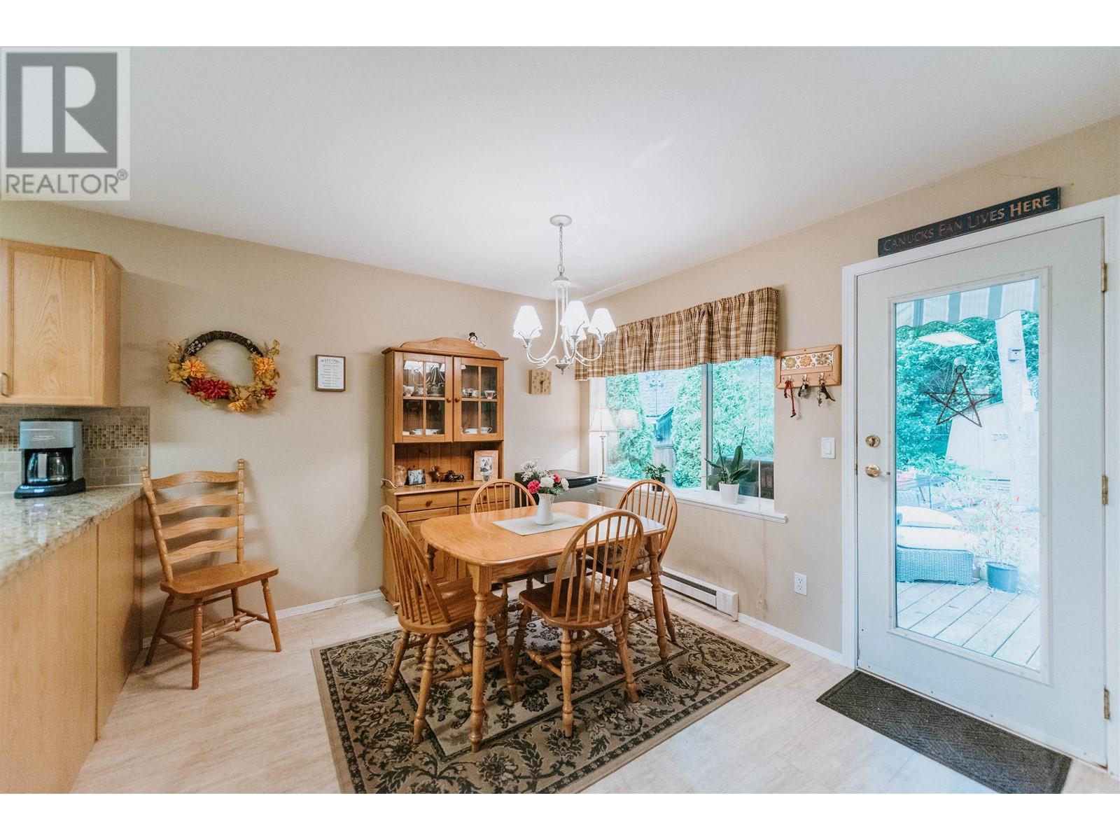 6428 Marmot Road, Sechelt, British Columbia  V7Z 0L2 - Photo 13 - R2820152