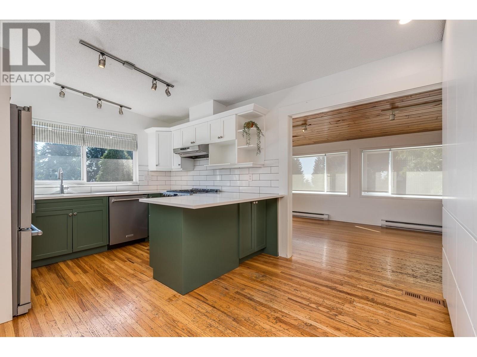 4719 Tourney Road, North Vancouver, British Columbia  V7K 2W3 - Photo 9 - R2814924