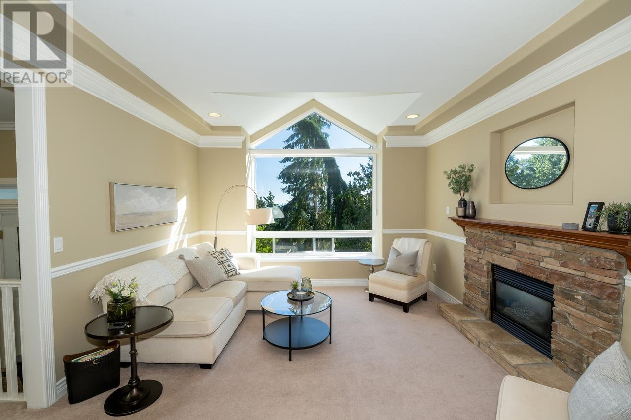 1086 Kilmer Road, North Vancouver, British Columbia  V7K 1R1 - Photo 2 - R2816359
