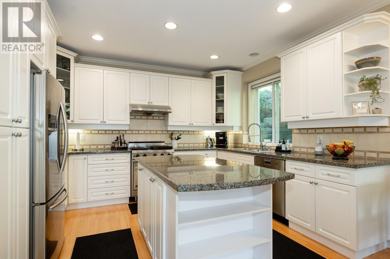 1086 Kilmer Road, North Vancouver, British Columbia  V7K 1R1 - Photo 9 - R2816359