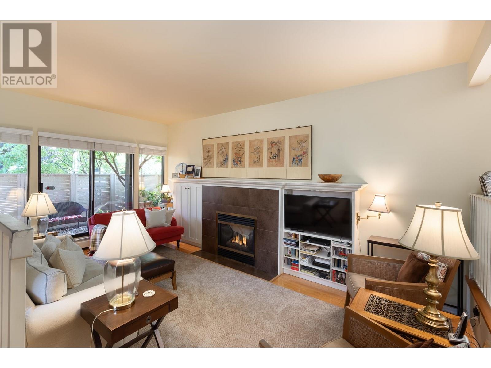 109 Fourth Avenue, New Westminster, British Columbia  V3L 1N2 - Photo 4 - R2821862