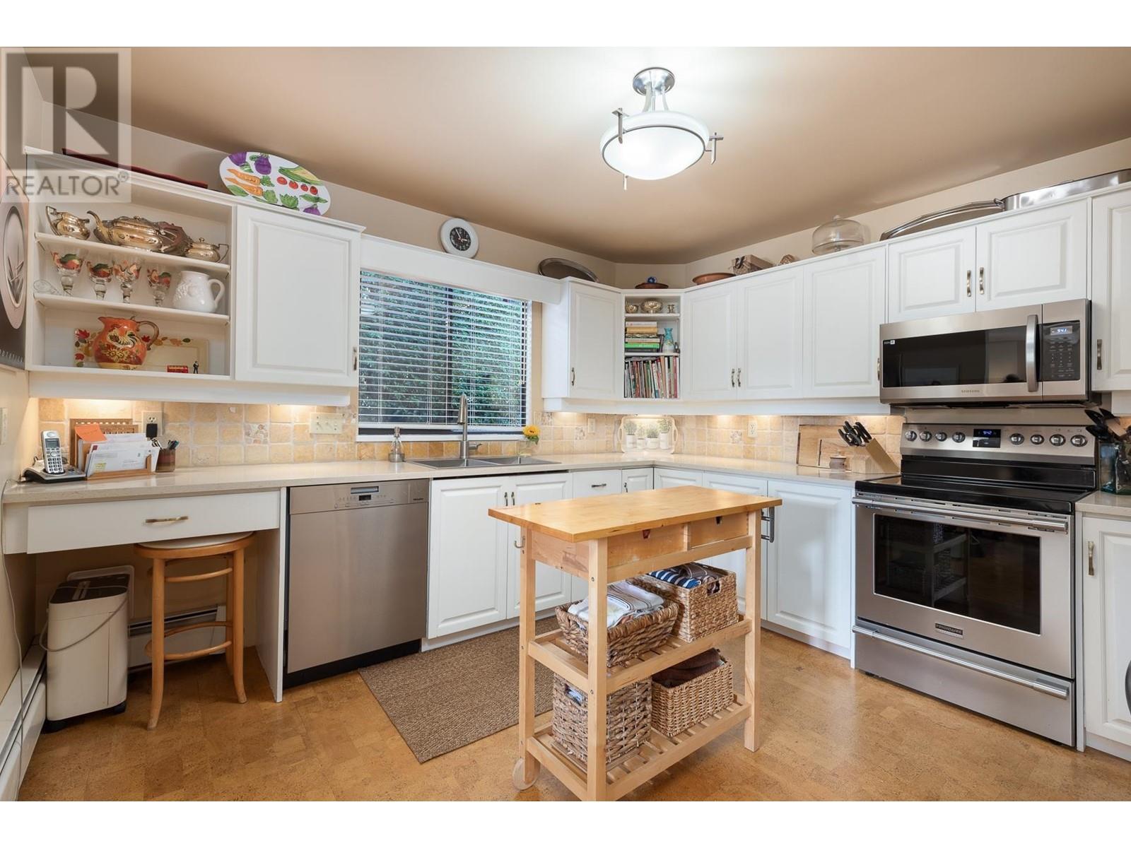109 Fourth Avenue, New Westminster, British Columbia  V3L 1N2 - Photo 9 - R2821862