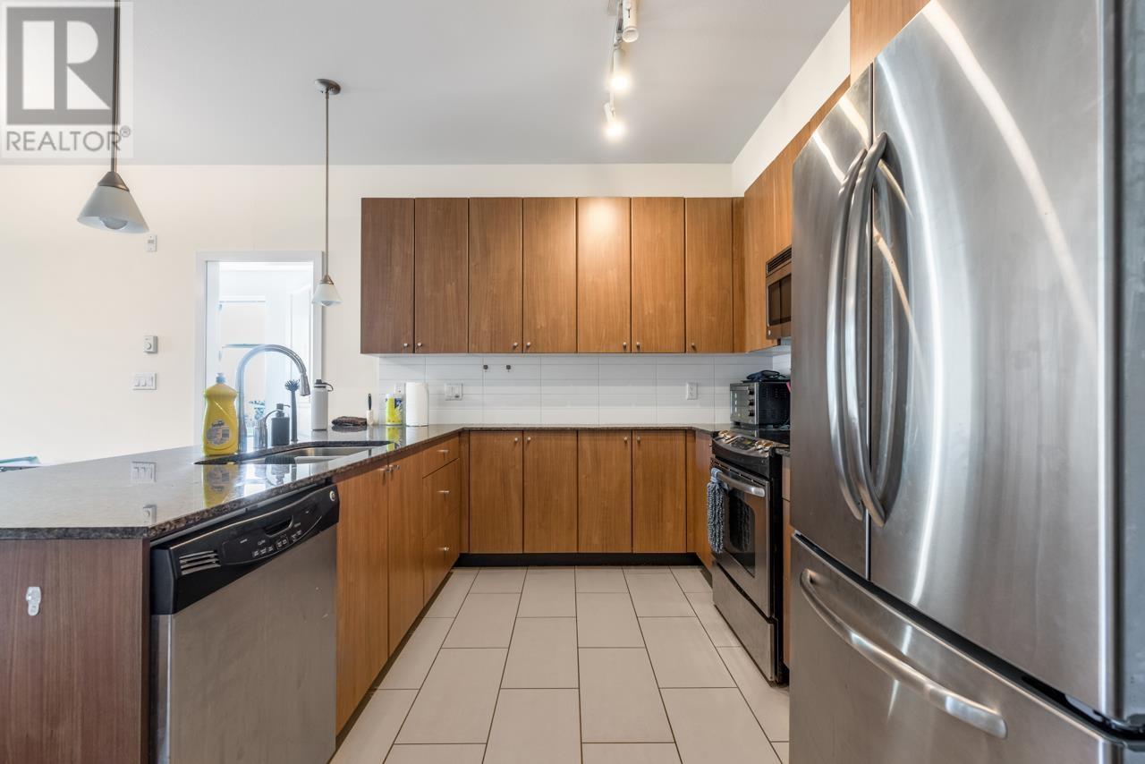 204 265 Ross Drive, New Westminster, British Columbia  V3L 0C8 - Photo 2 - R2821435