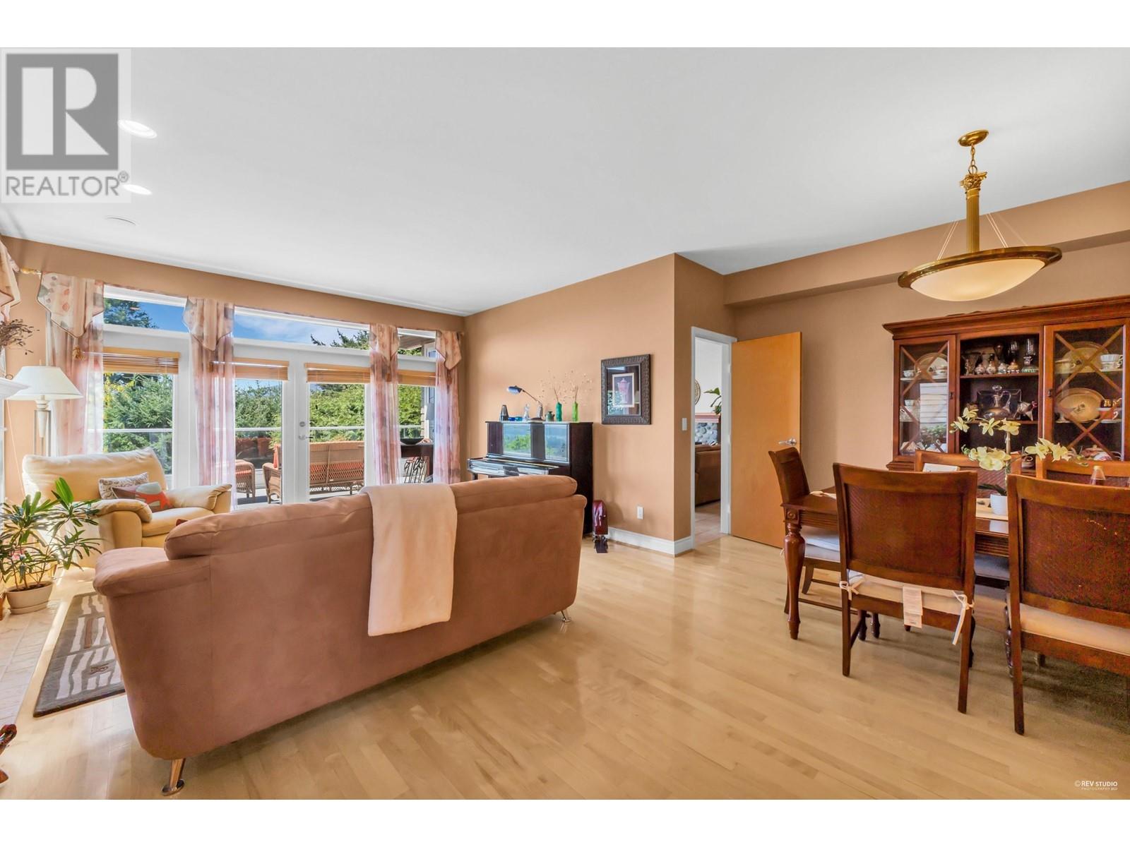 4080 St. Pauls Avenue, North Vancouver, British Columbia  V7N 1T5 - Photo 5 - R2821955