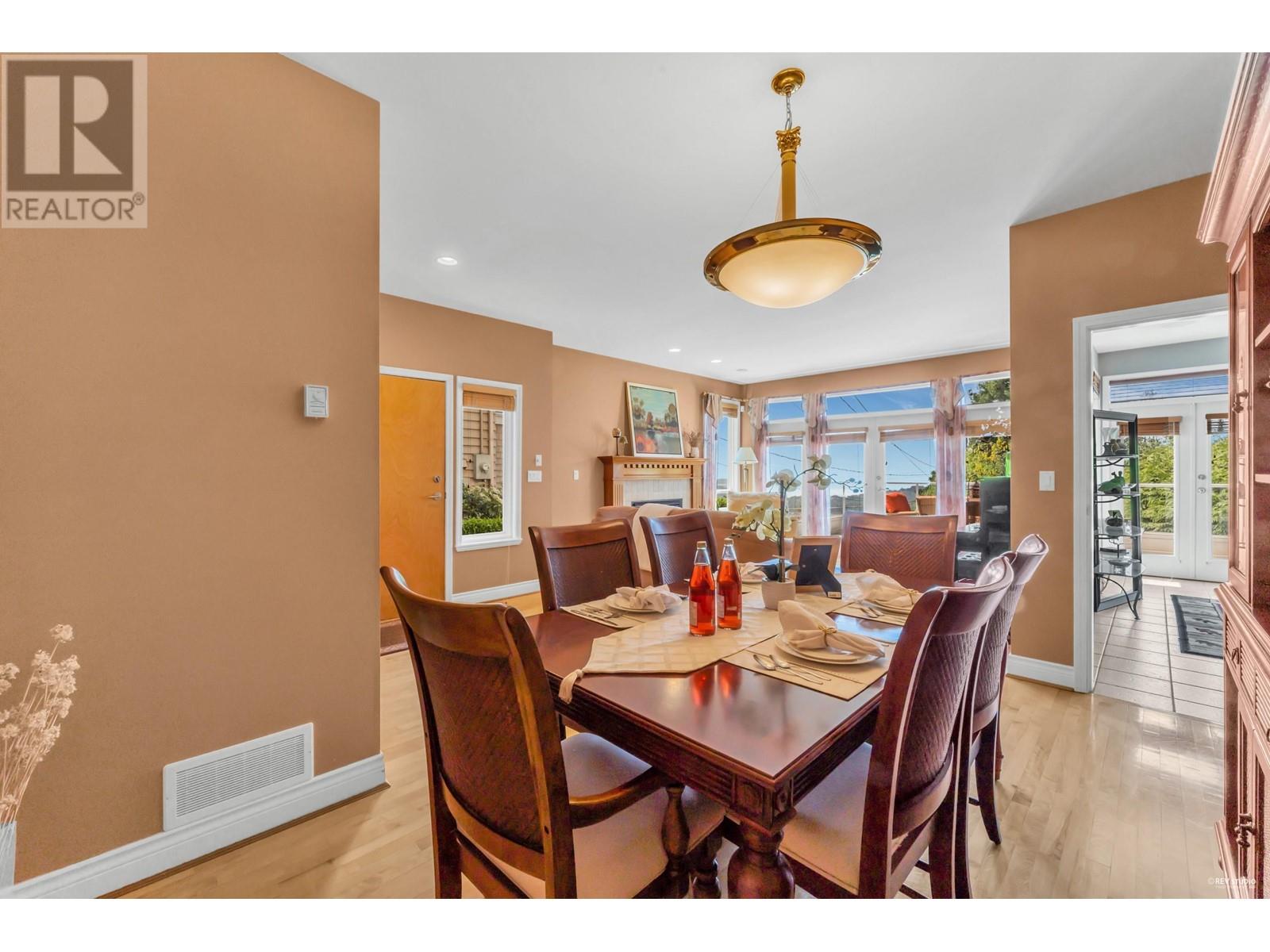 4080 St. Pauls Avenue, North Vancouver, British Columbia  V7N 1T5 - Photo 6 - R2821955