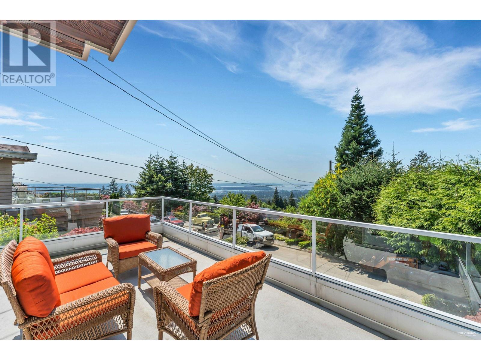 4080 St. Pauls Avenue, North Vancouver, British Columbia  V7N 1T5 - Photo 13 - R2821955