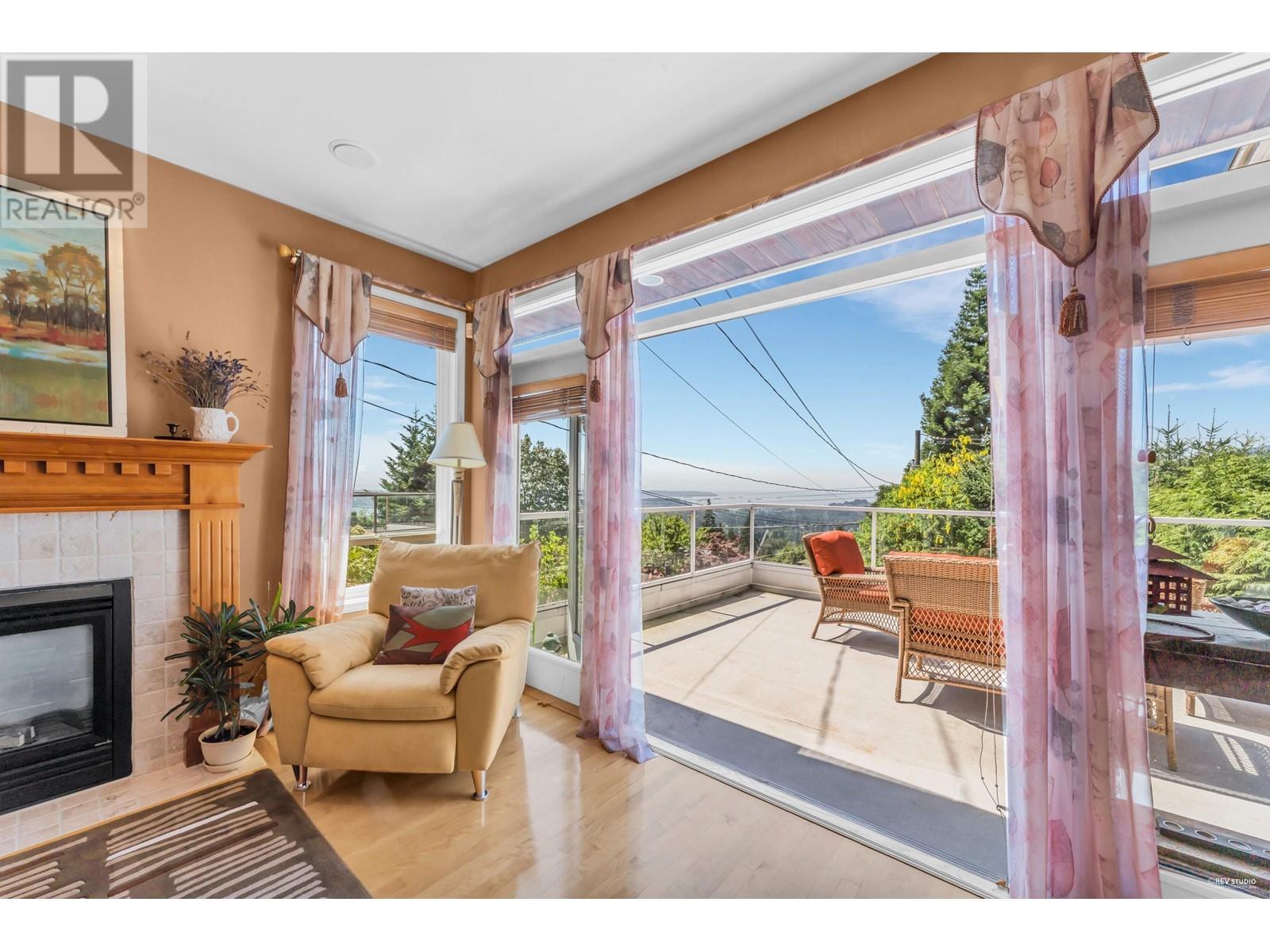 4080 St. Pauls Avenue, North Vancouver, British Columbia  V7N 1T5 - Photo 11 - R2821955