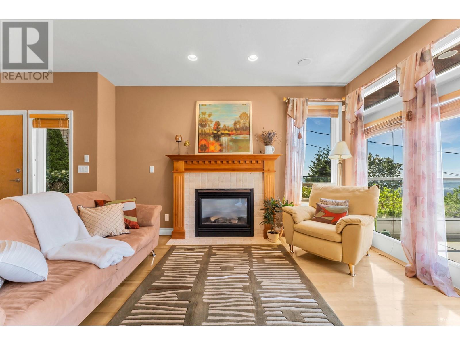 4080 St. Pauls Avenue, North Vancouver, British Columbia  V7N 1T5 - Photo 12 - R2821955