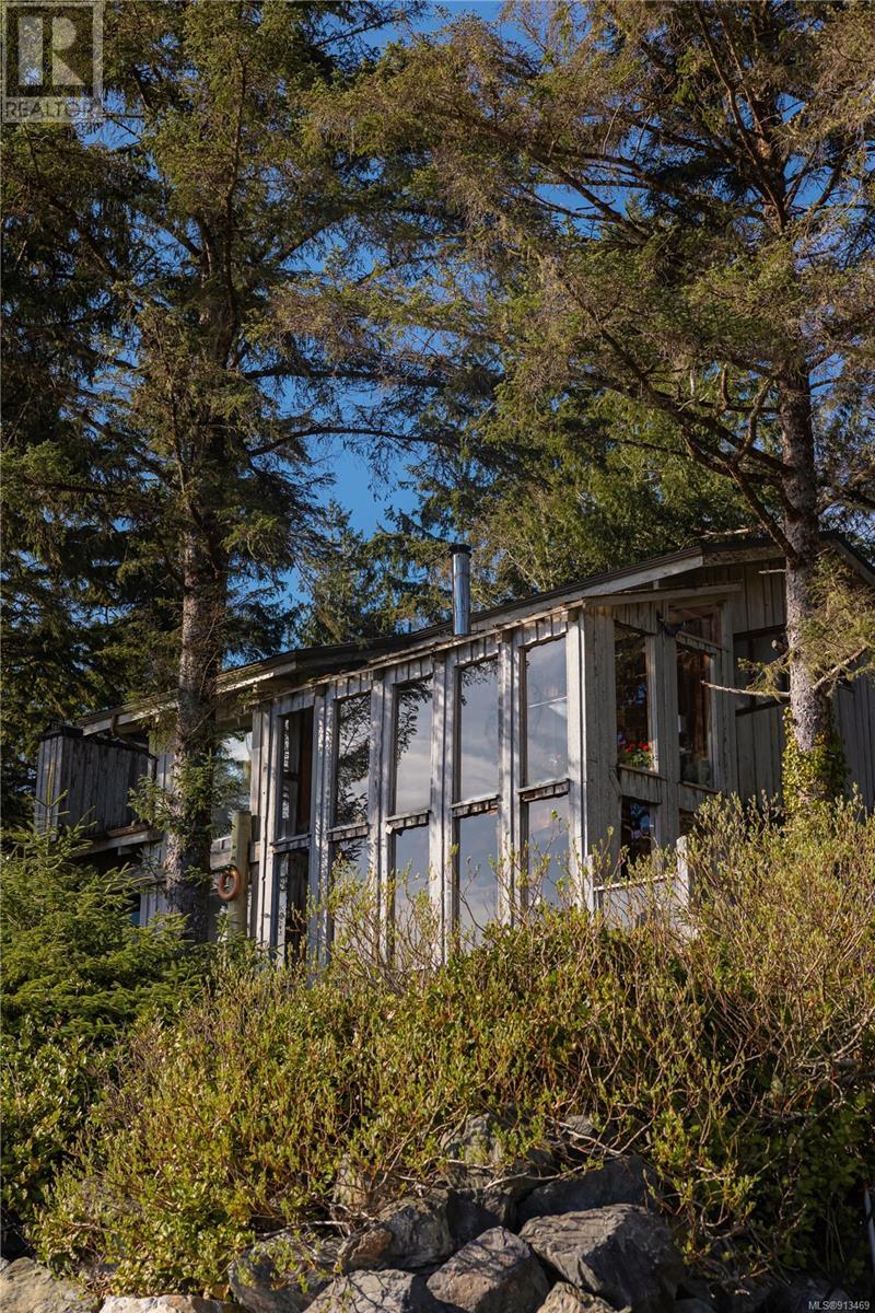 1349 Chesterman Beach Rd, Tofino, British Columbia  V0R 2Z0 - Photo 4 - 913469