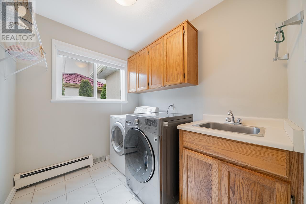 7481 Almond Place, Burnaby, British Columbia  V3N 4V5 - Photo 16 - R2822023