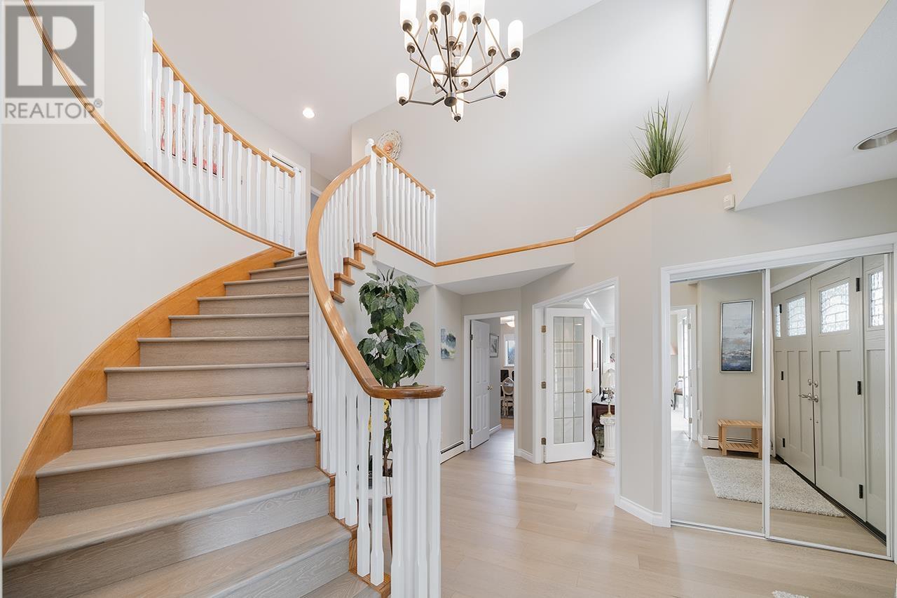 7481 Almond Place, Burnaby, British Columbia  V3N 4V5 - Photo 2 - R2822023