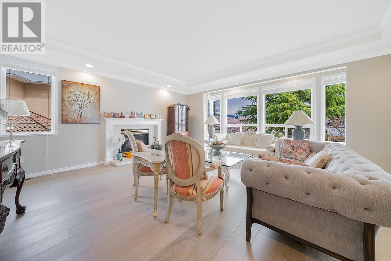 7481 Almond Place, Burnaby, British Columbia  V3N 4V5 - Photo 4 - R2822023