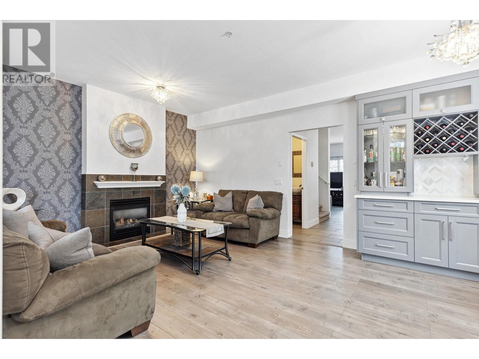 209 3000 Riverbend Drive, Coquitlam, British Columbia  V3C 6R1 - Photo 3 - R2821587