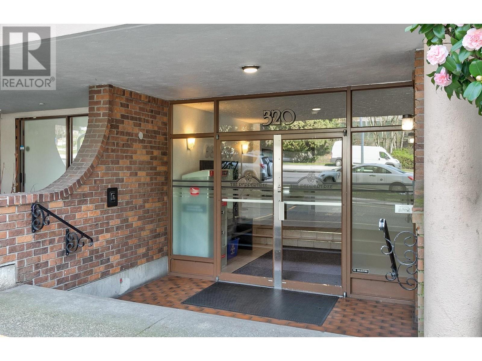 1702 320 Royal Avenue, New Westminster, British Columbia  V3L 5C6 - Photo 4 - R2821934