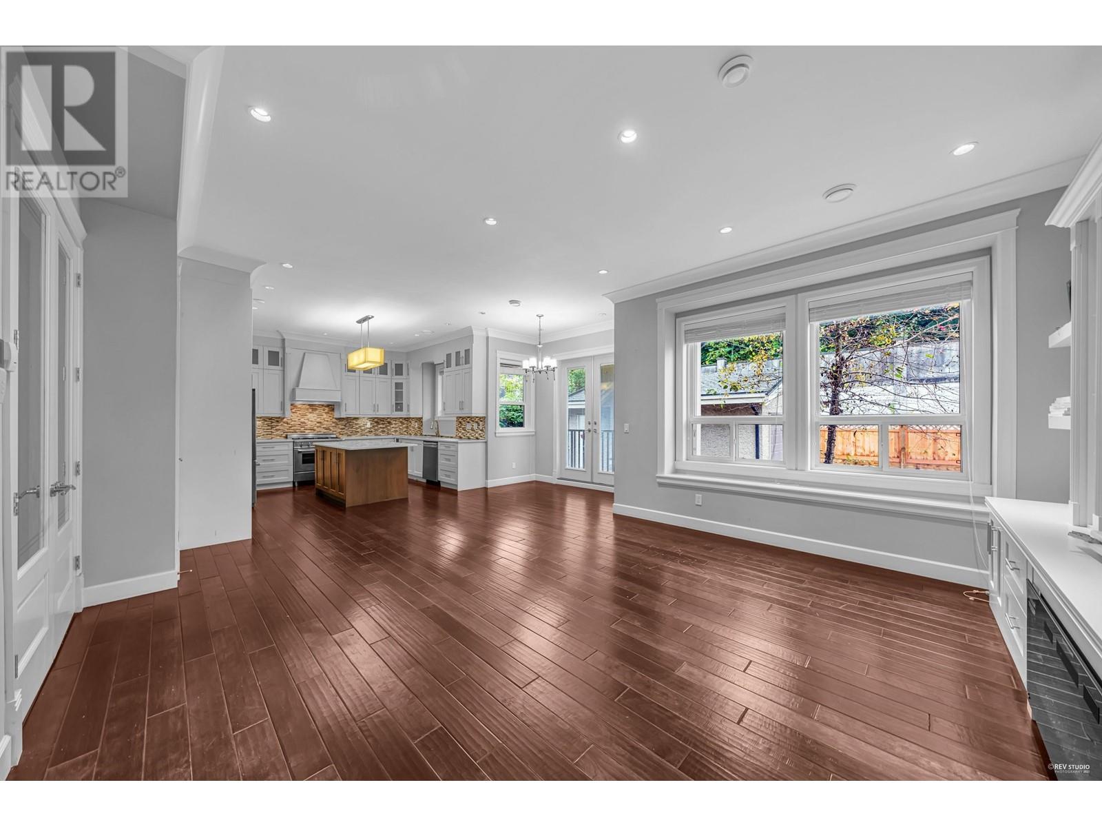 5930 Berwick Street, Burnaby, British Columbia  V5H 1W1 - Photo 13 - R2821949