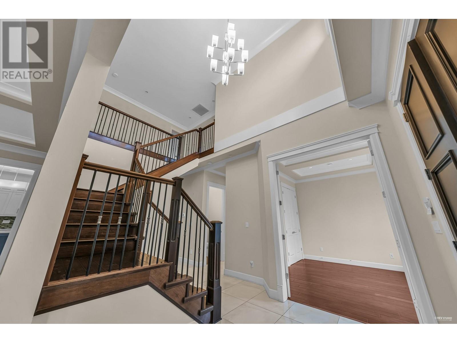 5930 Berwick Street, Burnaby, British Columbia  V5H 1W1 - Photo 4 - R2821949