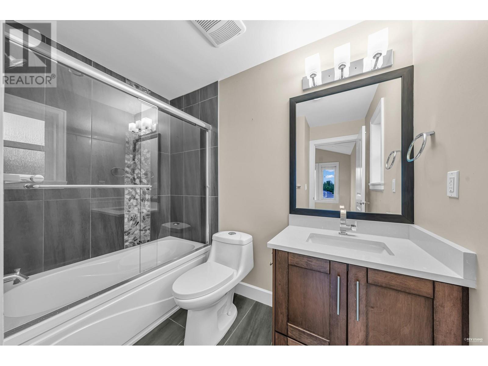 5930 Berwick Street, Burnaby, British Columbia  V5H 1W1 - Photo 33 - R2821949