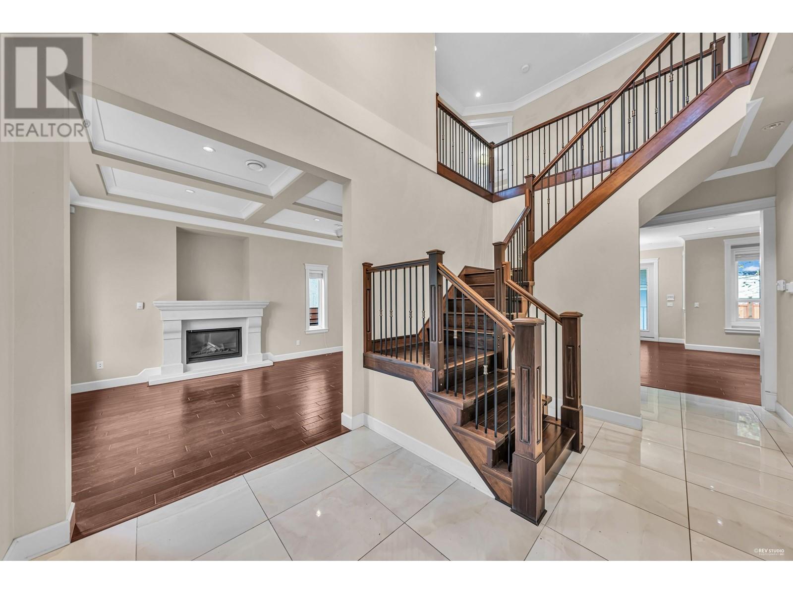5930 Berwick Street, Burnaby, British Columbia  V5H 1W1 - Photo 5 - R2821949