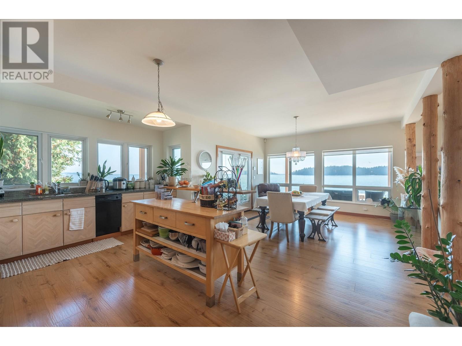 6655 Sunshine Coast Highway, Sechelt, British Columbia  V7Z 0M9 - Photo 25 - R2821711