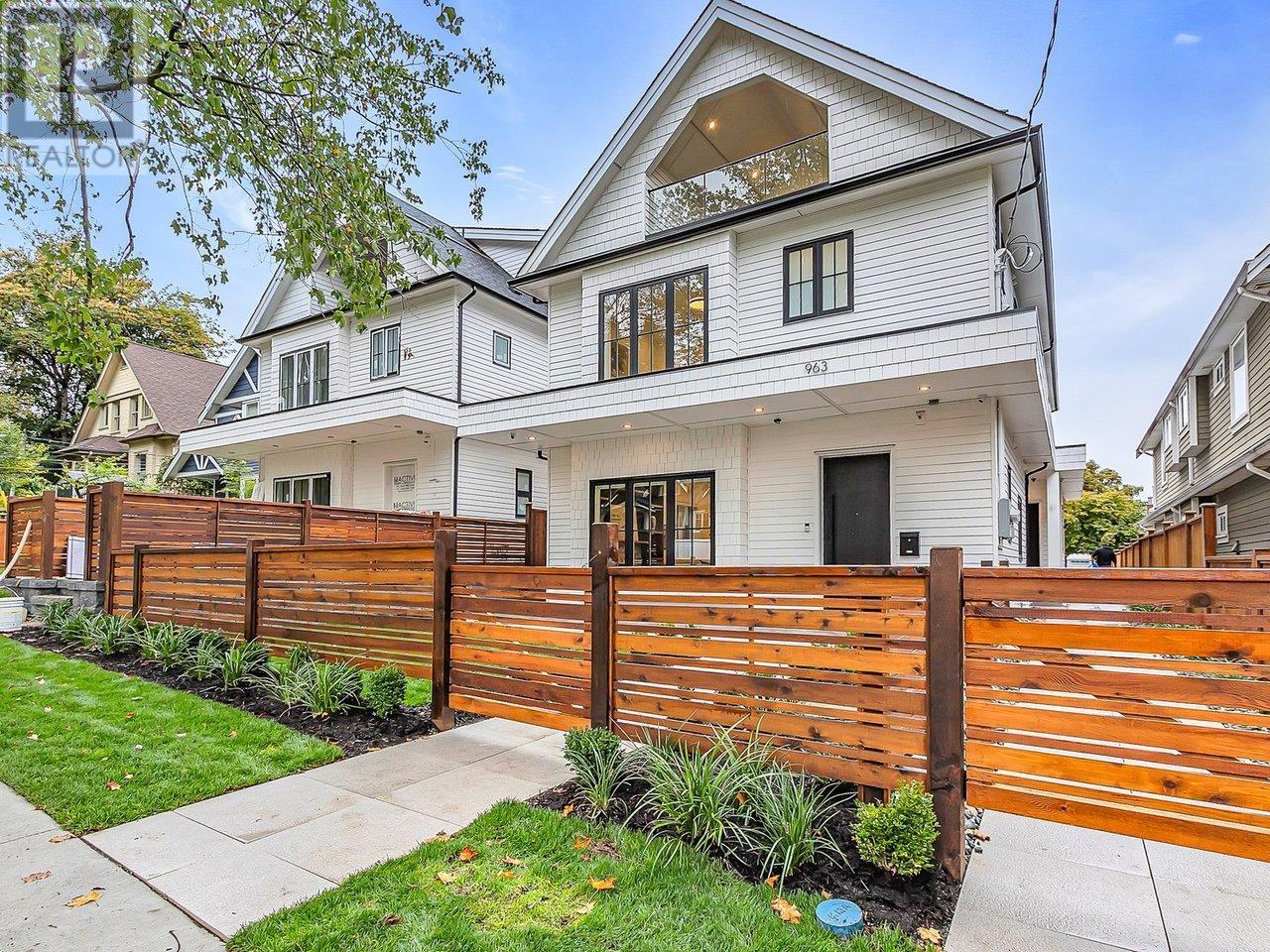 963 E 15 AVENUE, vancouver, British Columbia