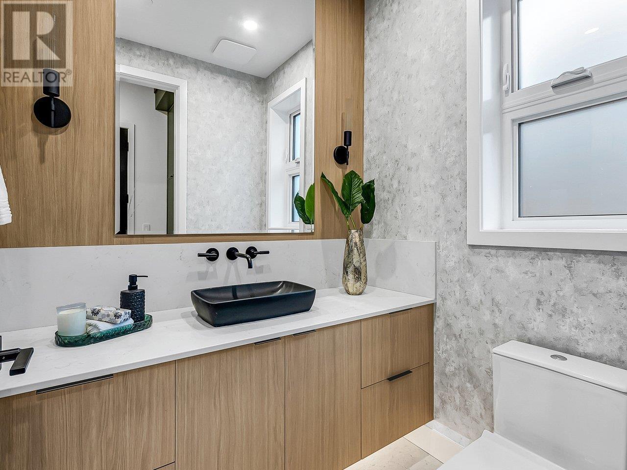 963 E 15 Avenue, Vancouver, British Columbia  V5T 2S2 - Photo 13 - R2822032