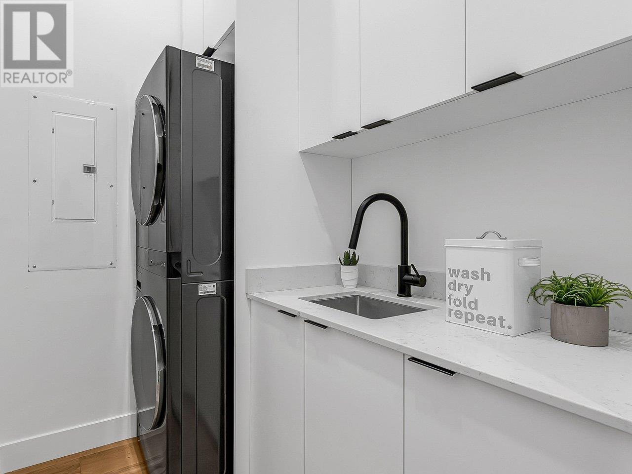 963 E 15 Avenue, Vancouver, British Columbia  V5T 2S2 - Photo 14 - R2822032