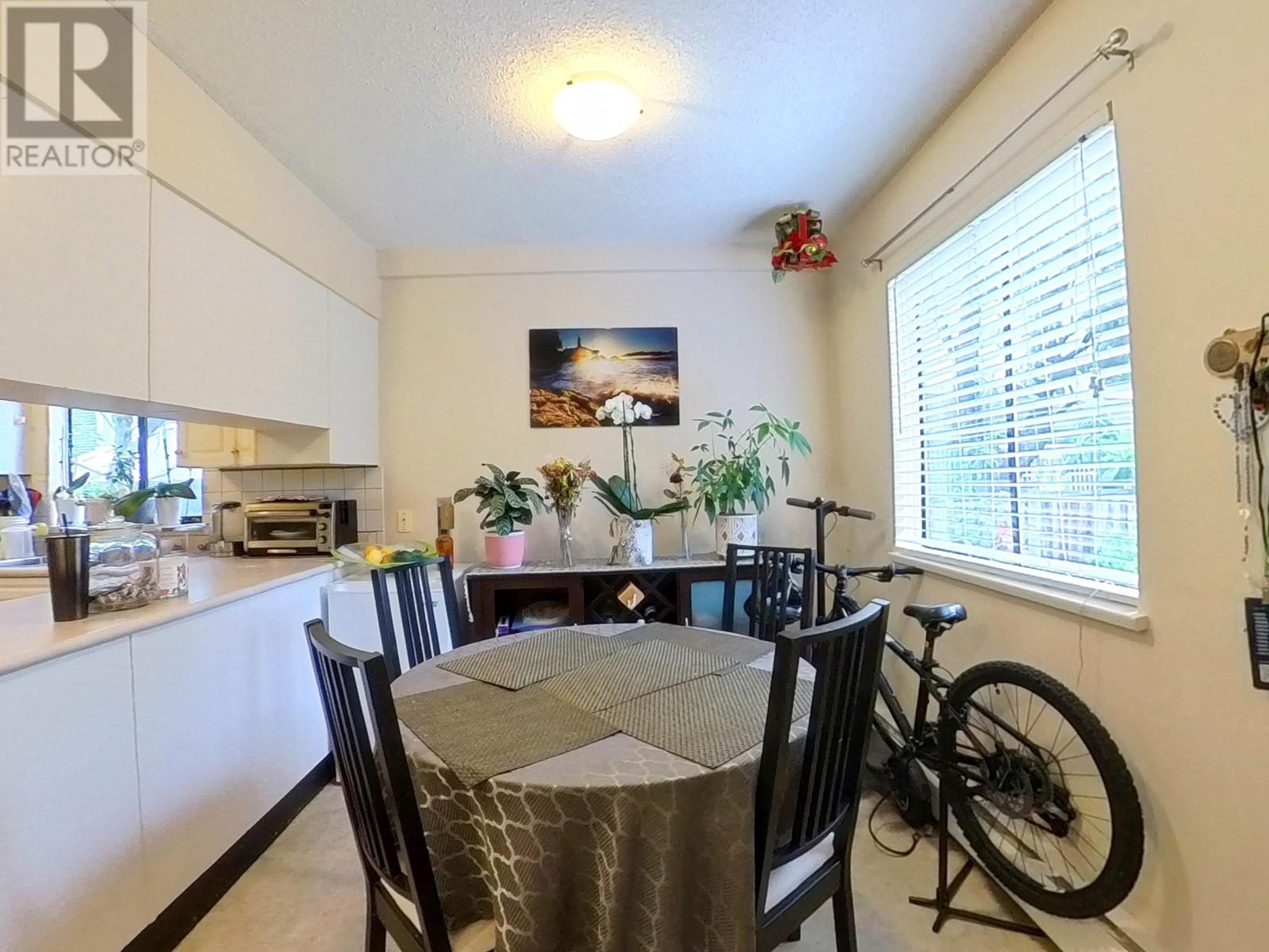 246 W 4th Street, North Vancouver, British Columbia  V7M 1H7 - Photo 21 - R2821690