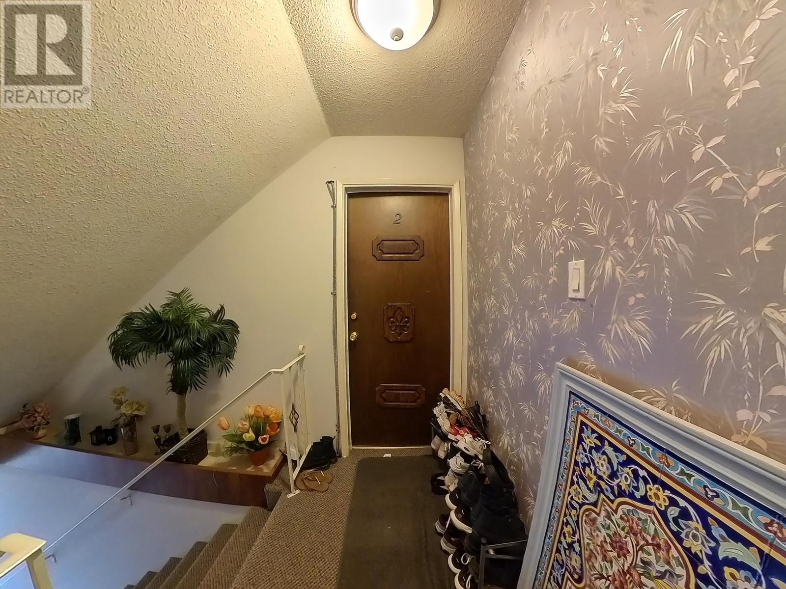 246 W 4th Street, North Vancouver, British Columbia  V7M 1H7 - Photo 3 - R2821690