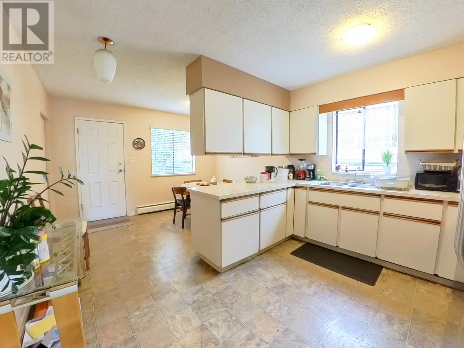 246 W 4th Street, North Vancouver, British Columbia  V7M 1H7 - Photo 33 - R2821690