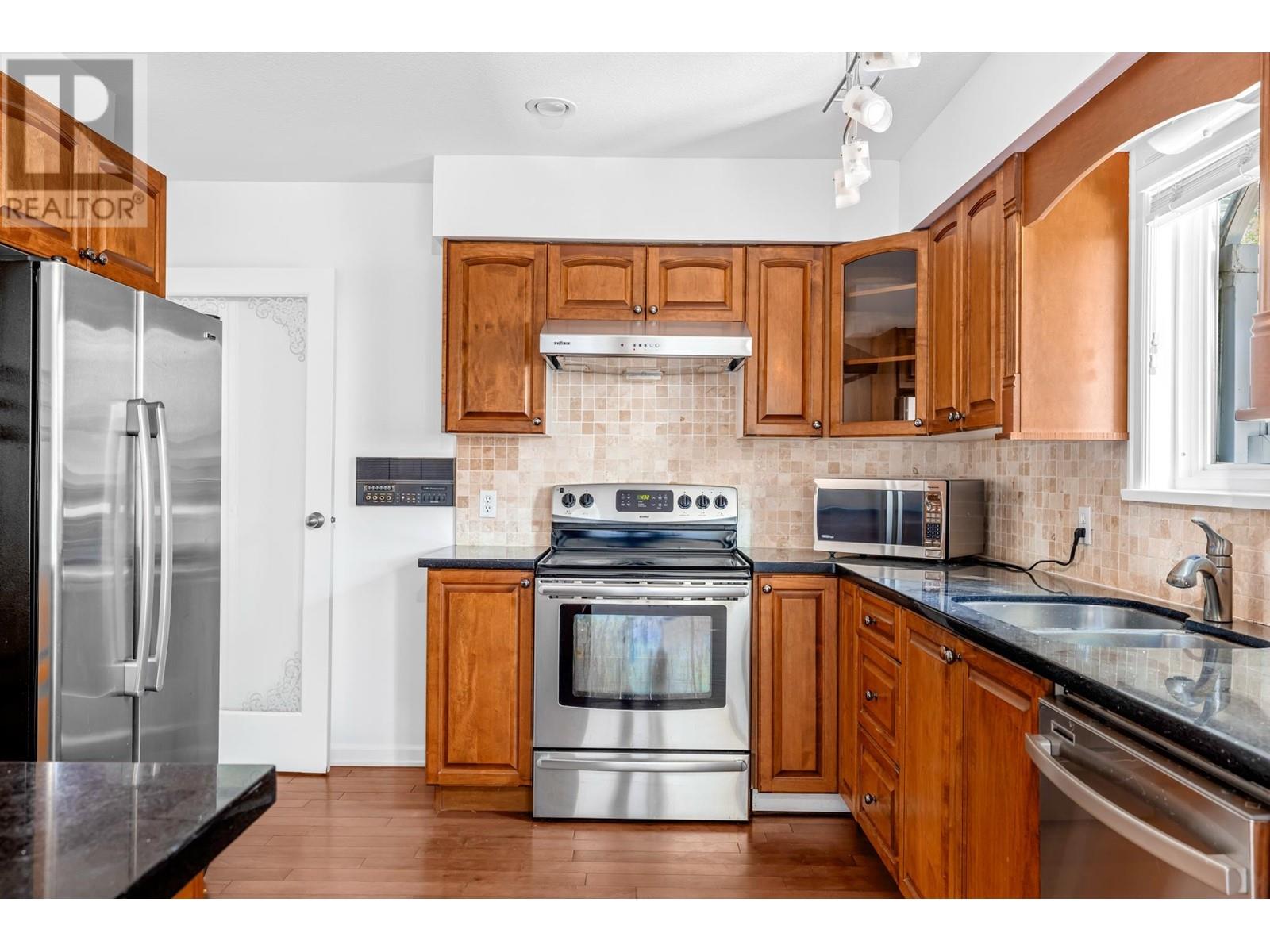 2326 Oliver Crescent, Vancouver, British Columbia  V6L 1S5 - Photo 10 - R2821296