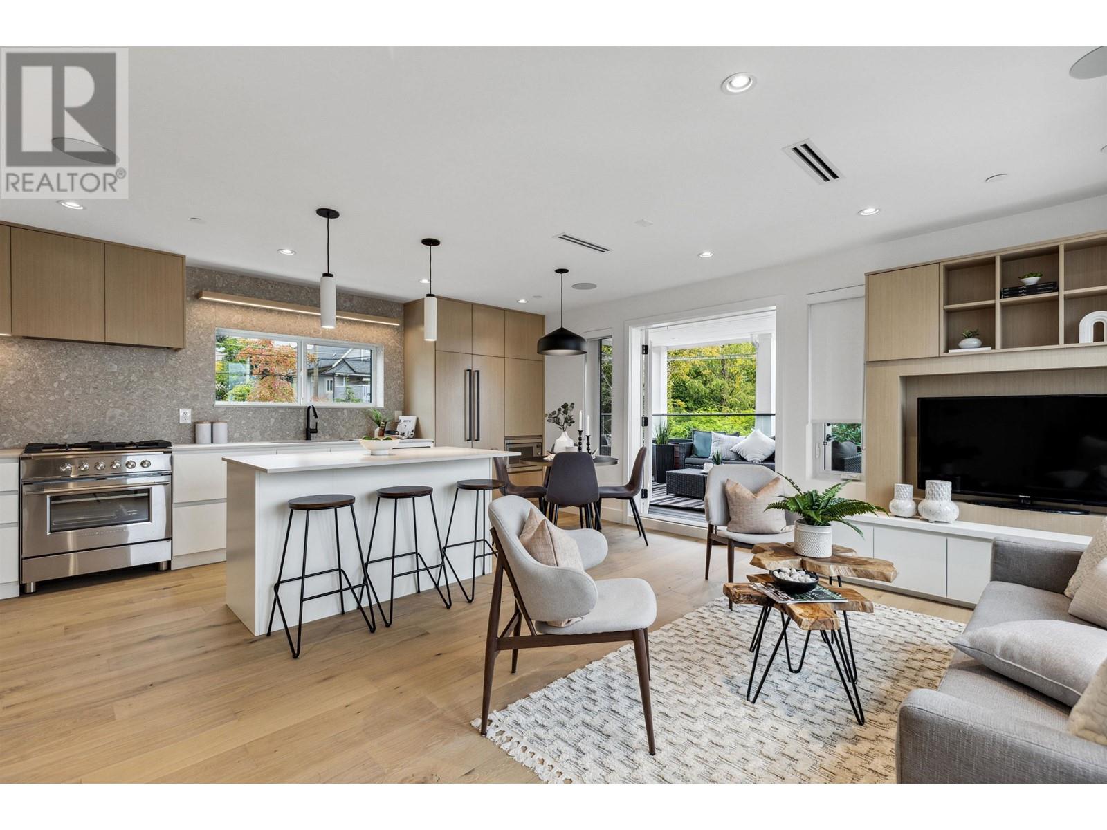 1238 Mclean Drive, Vancouver, British Columbia  V5L 2P9 - Photo 1 - R2822051