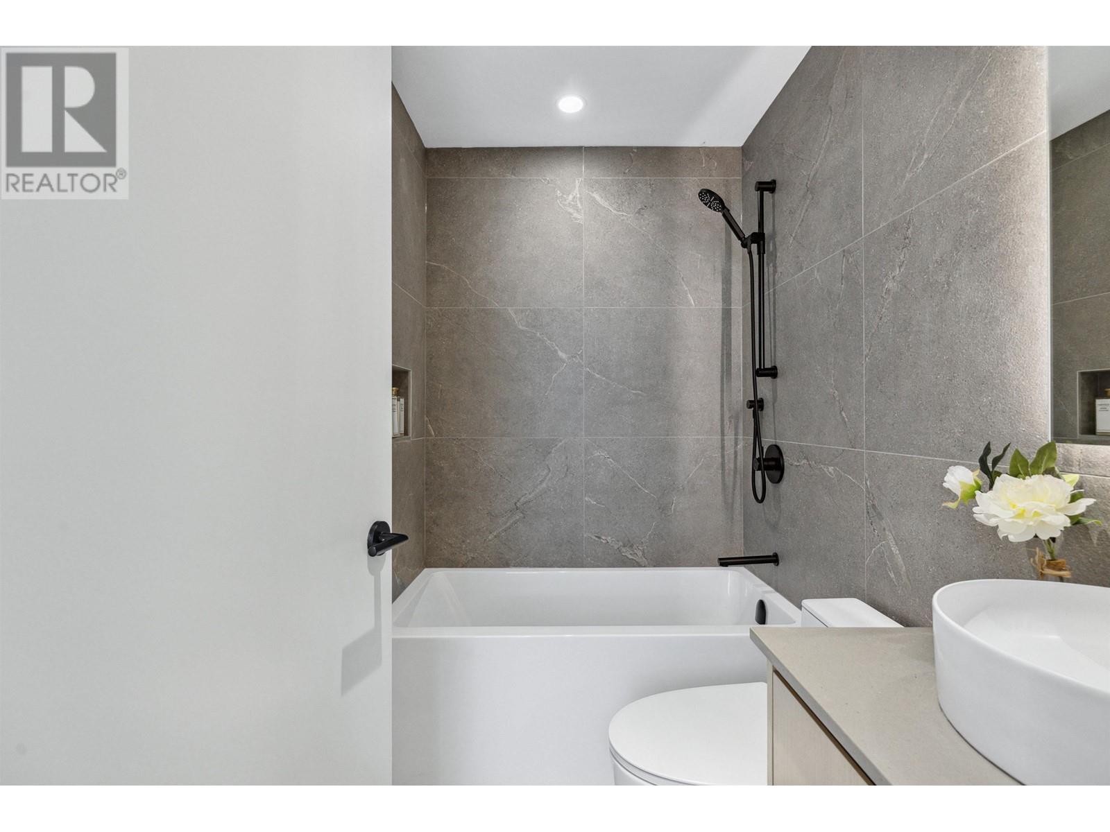 1238 Mclean Drive, Vancouver, British Columbia  V5L 2P9 - Photo 24 - R2822051