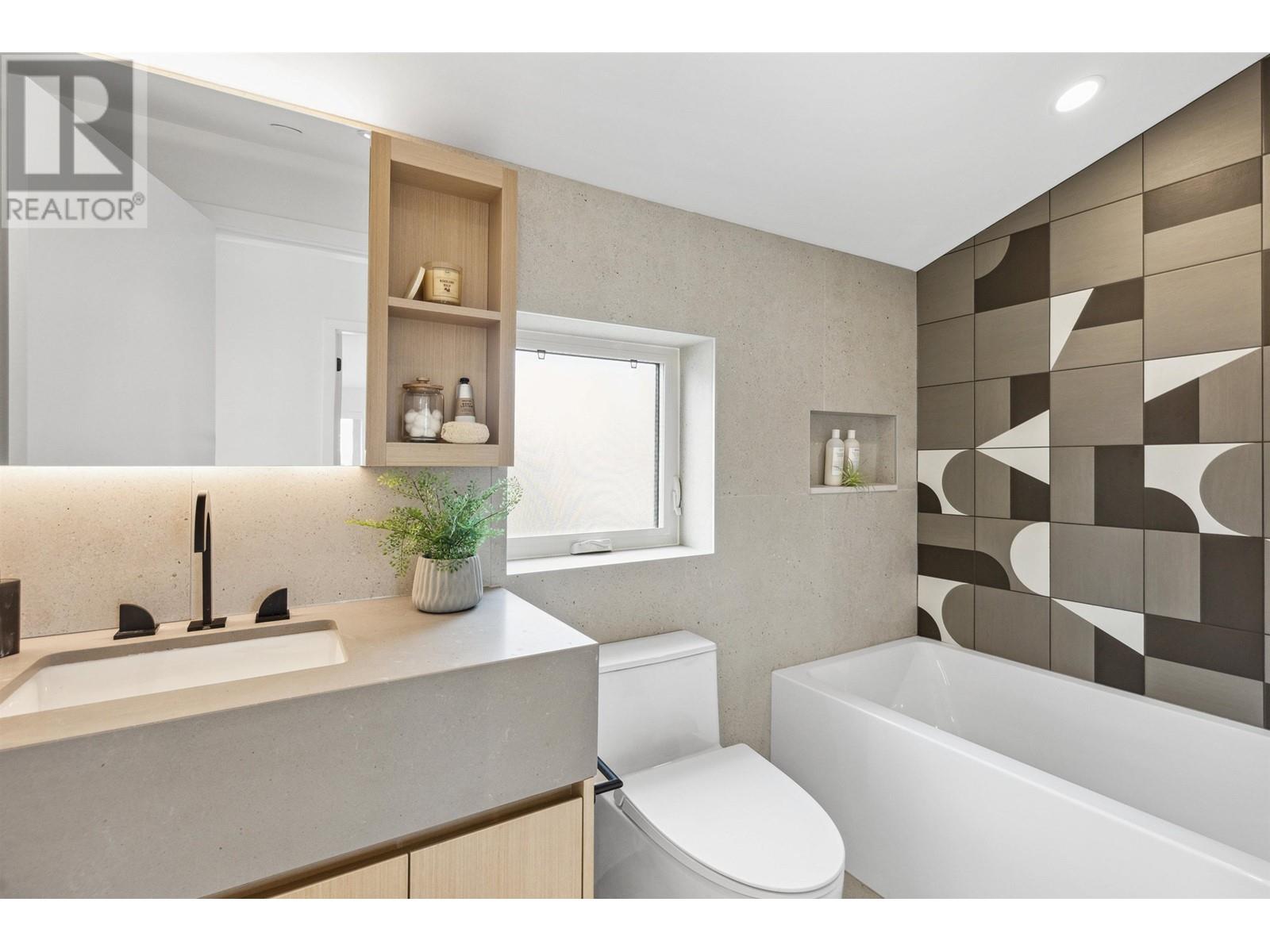 1238 Mclean Drive, Vancouver, British Columbia  V5L 2P9 - Photo 25 - R2822051