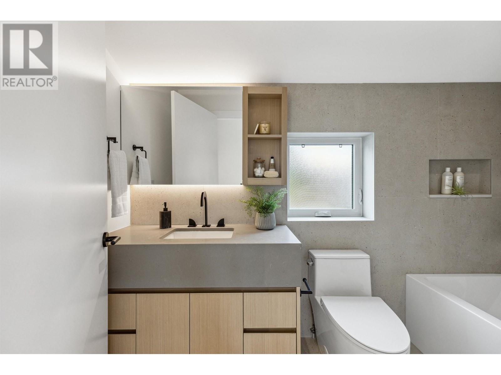 1238 Mclean Drive, Vancouver, British Columbia  V5L 2P9 - Photo 26 - R2822051