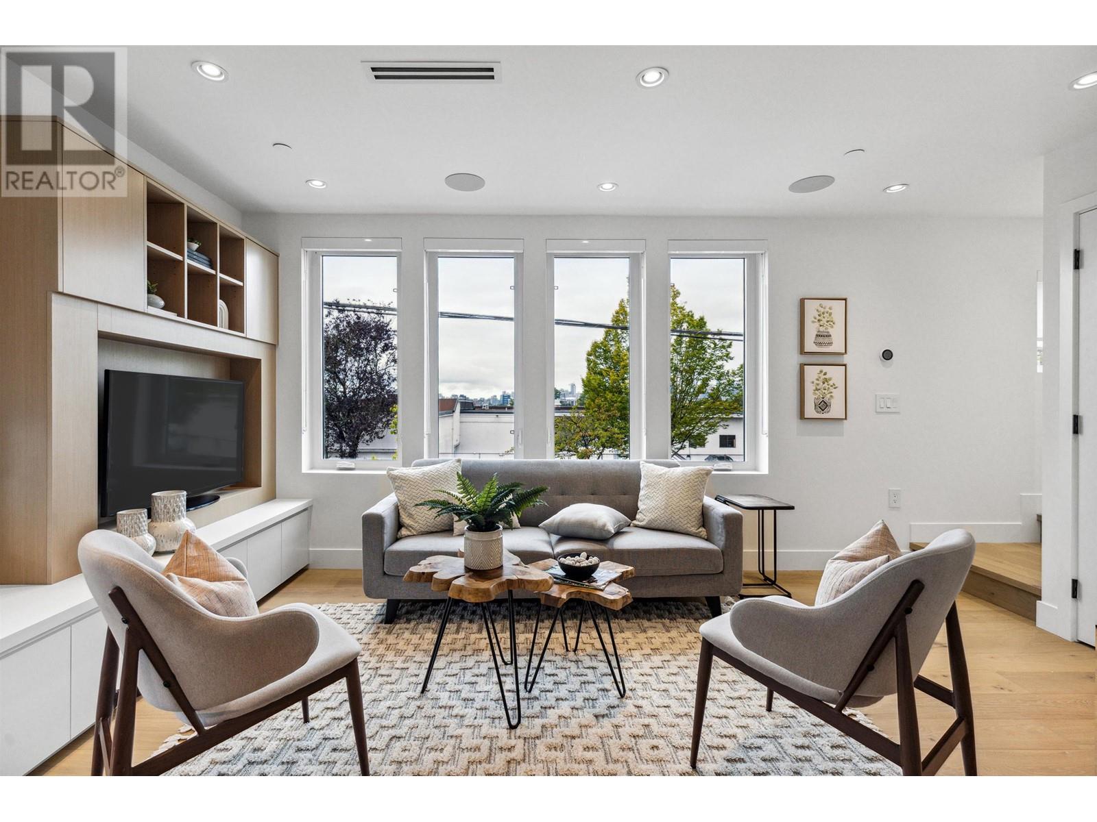 1238 Mclean Drive, Vancouver, British Columbia  V5L 2P9 - Photo 4 - R2822051