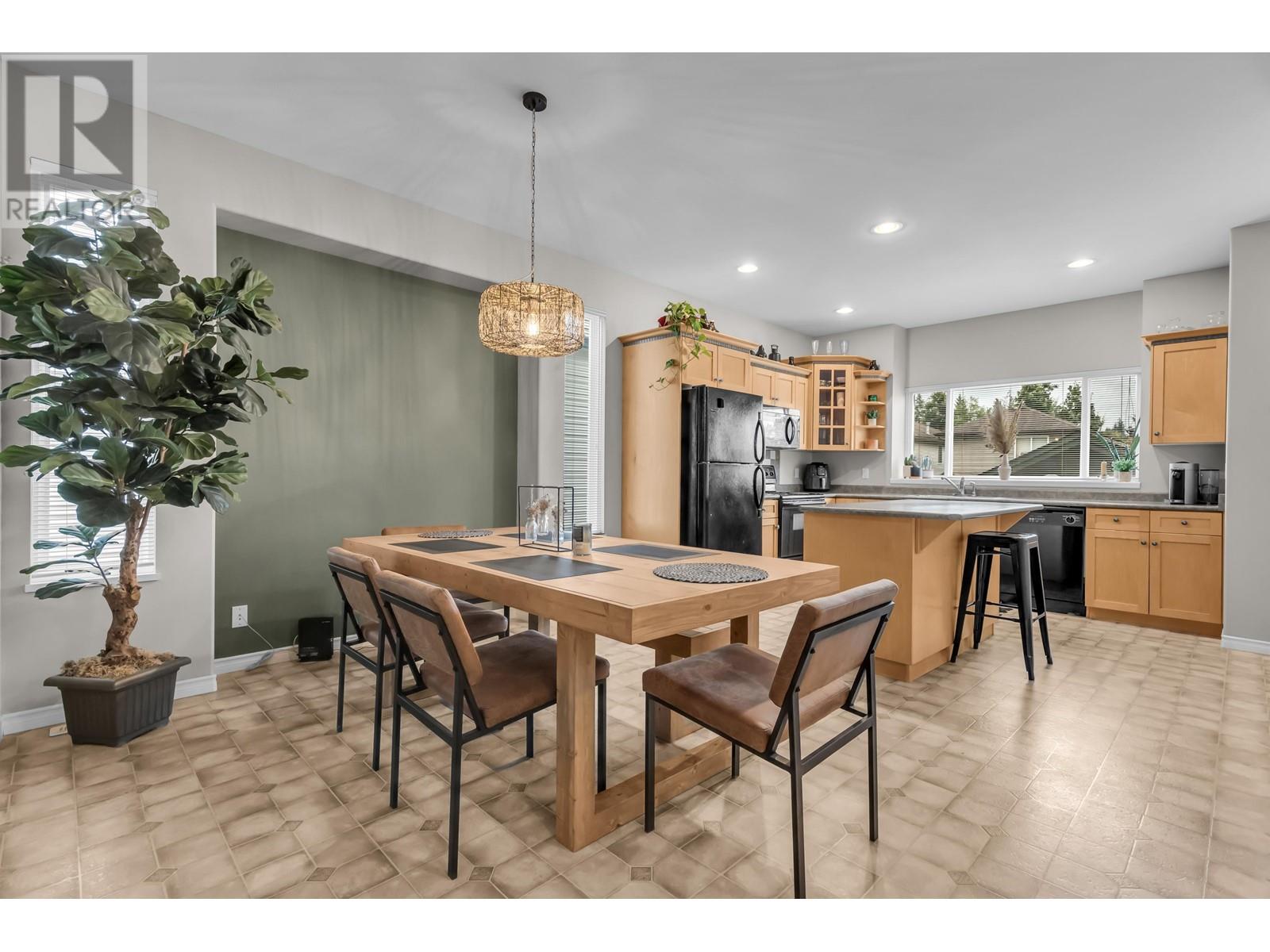 24112 102b Avenue, Maple Ridge, British Columbia  V2W 2B4 - Photo 5 - R2822049