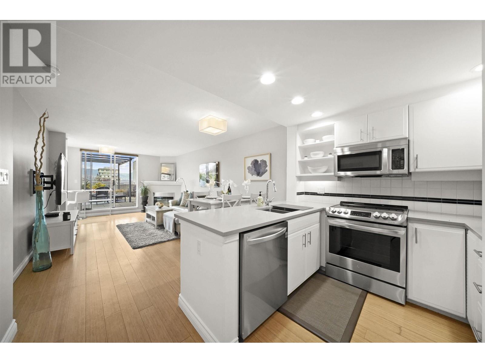 1978 Vine Street, Vancouver, British Columbia  V6K 4S1 - Photo 2 - R2822042