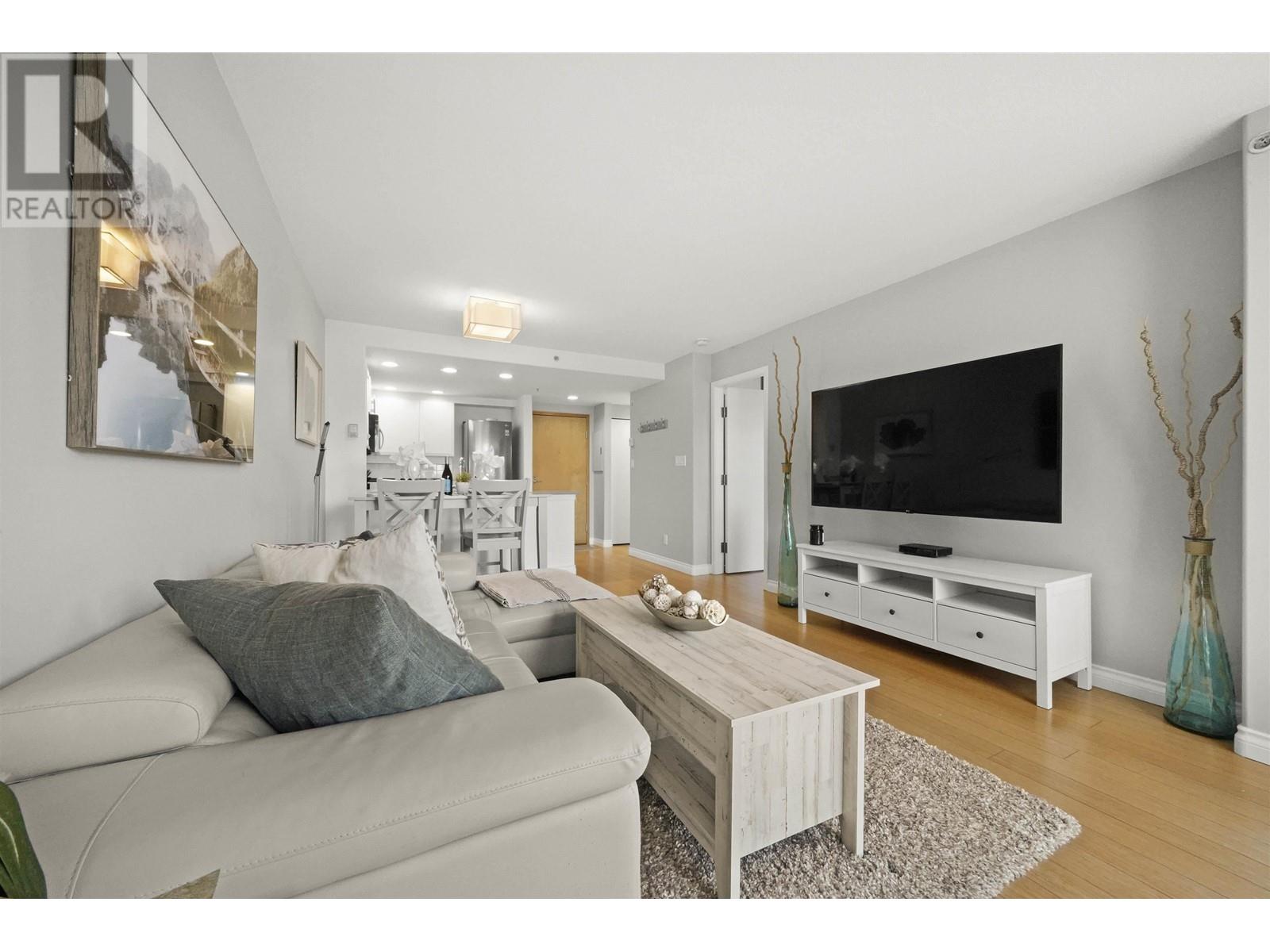 1978 Vine Street, Vancouver, British Columbia  V6K 4S1 - Photo 3 - R2822042