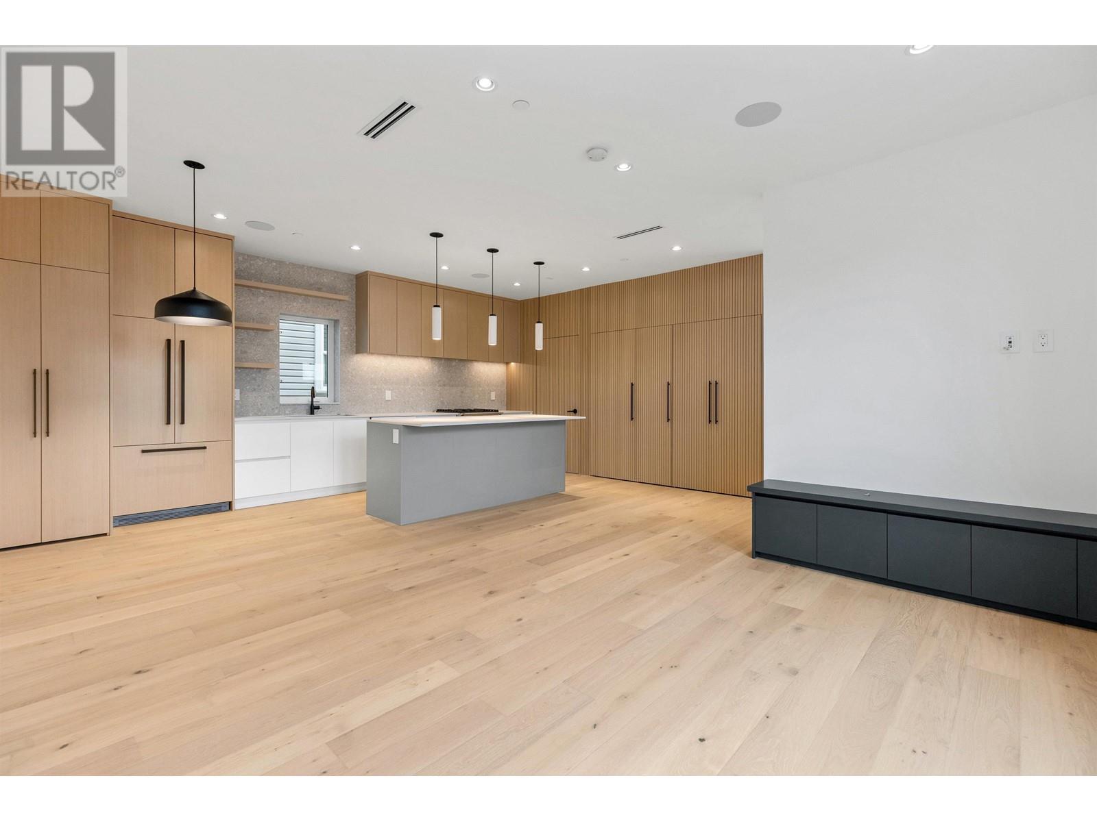 1228 Mclean Drive, Vancouver, British Columbia  V5L 2P9 - Photo 2 - R2822052