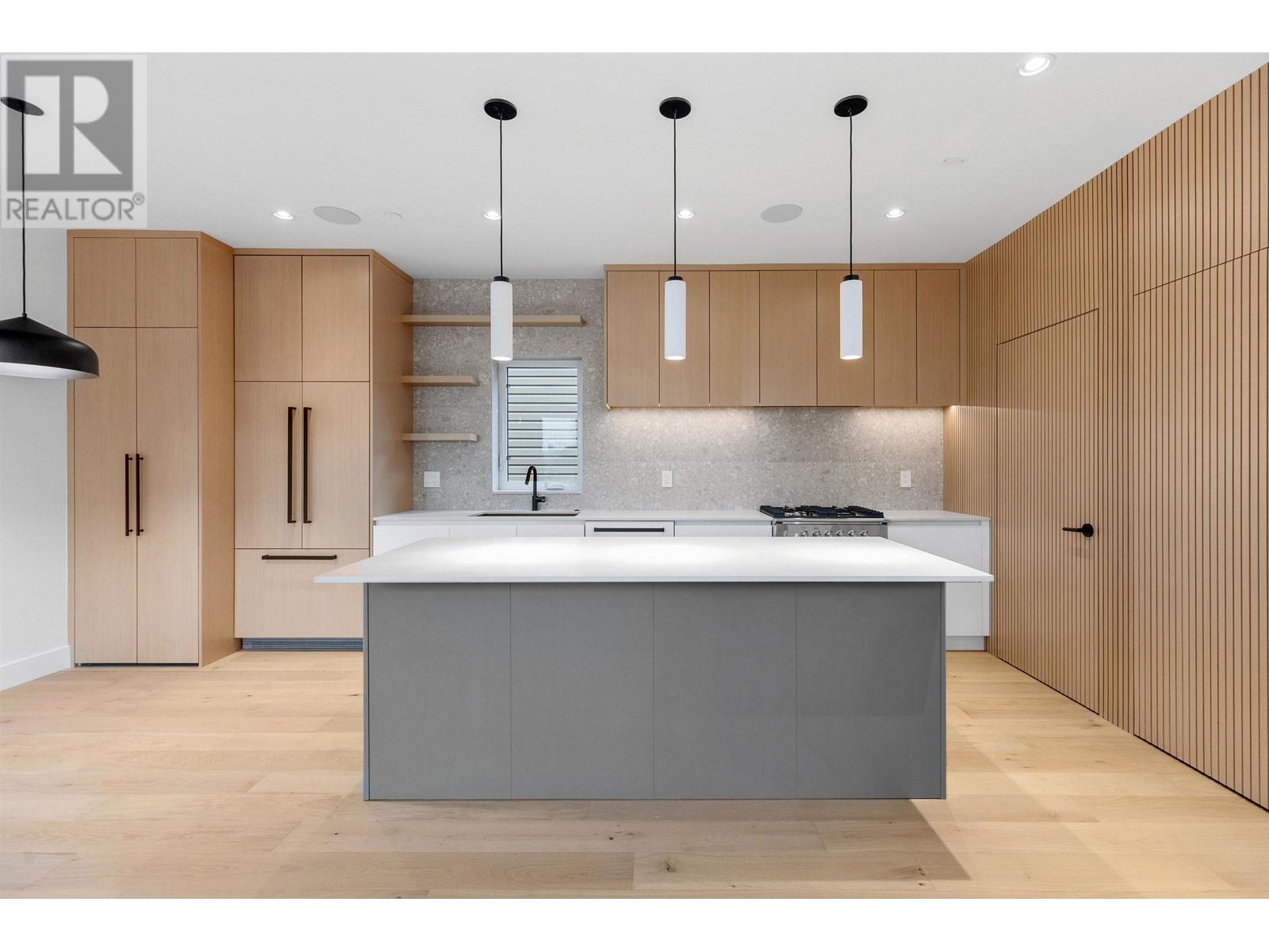 1228 Mclean Drive, Vancouver, British Columbia  V5L 2P9 - Photo 1 - R2822052