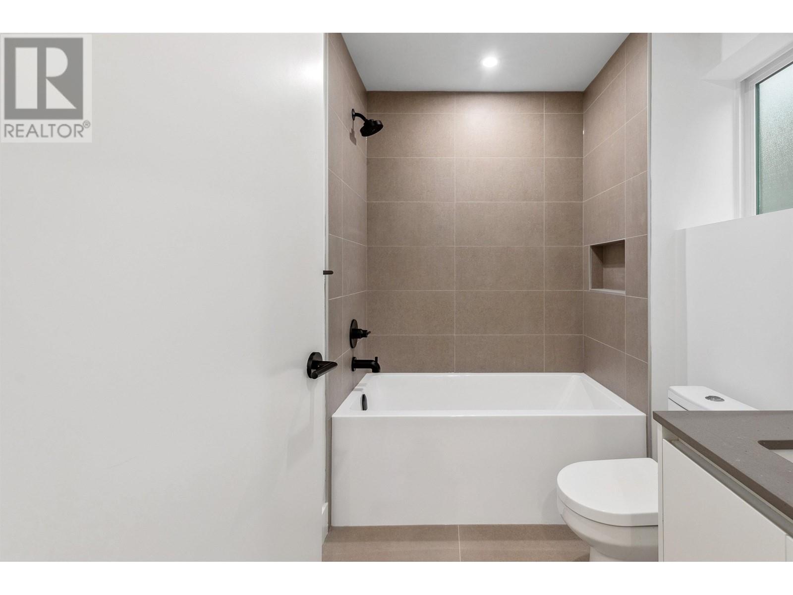 1228 Mclean Drive, Vancouver, British Columbia  V5L 2P9 - Photo 19 - R2822052