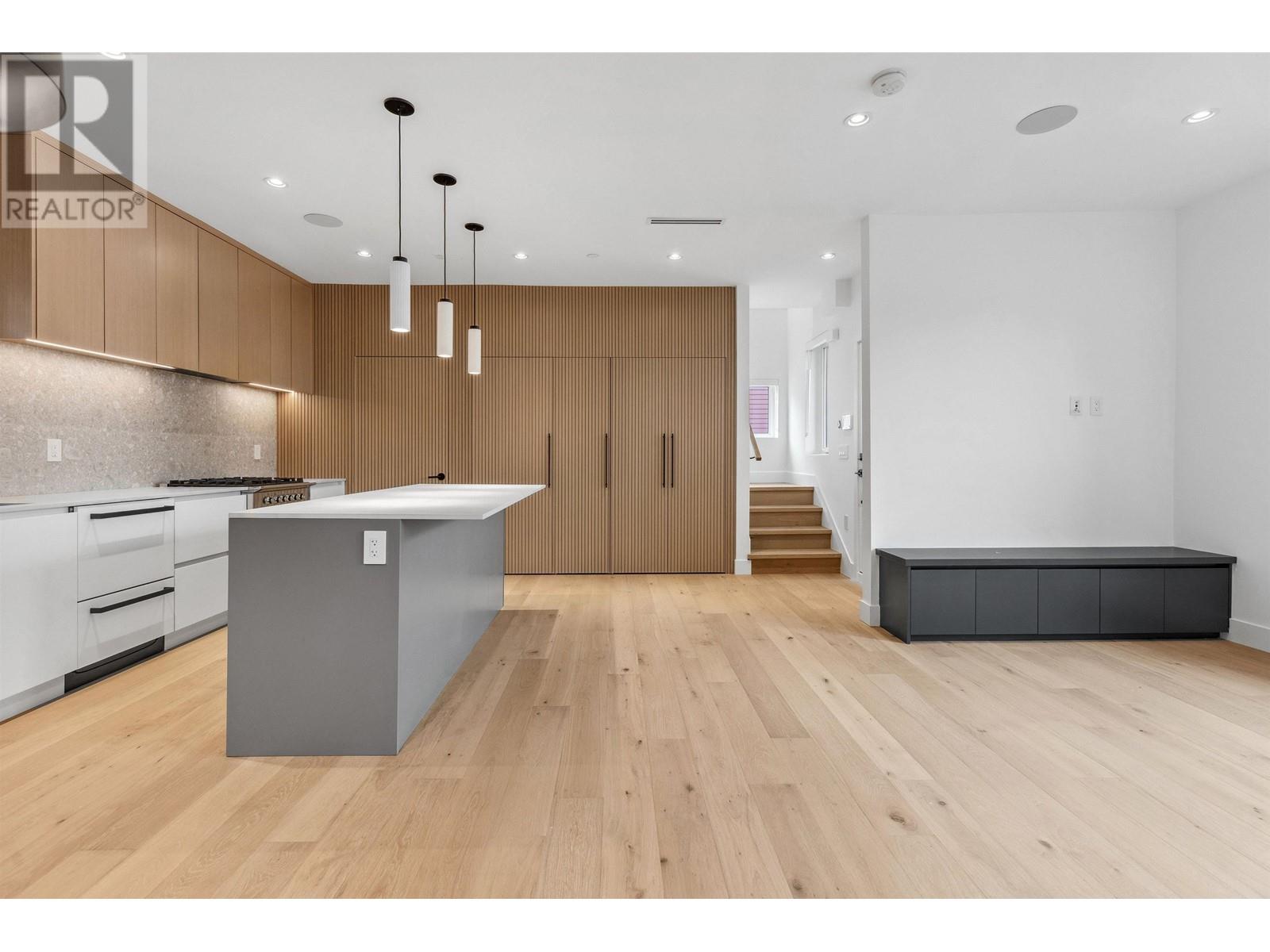 1228 Mclean Drive, Vancouver, British Columbia  V5L 2P9 - Photo 4 - R2822052