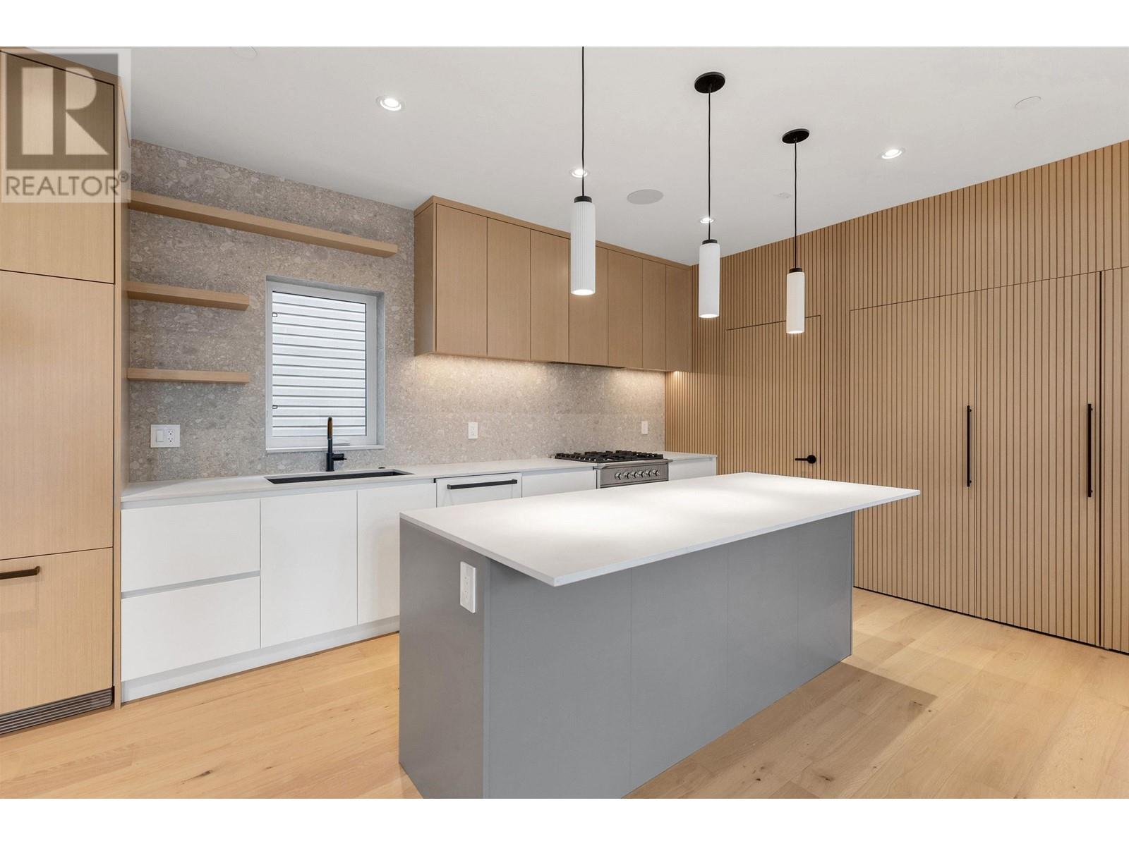 1228 Mclean Drive, Vancouver, British Columbia  V5L 2P9 - Photo 3 - R2822052