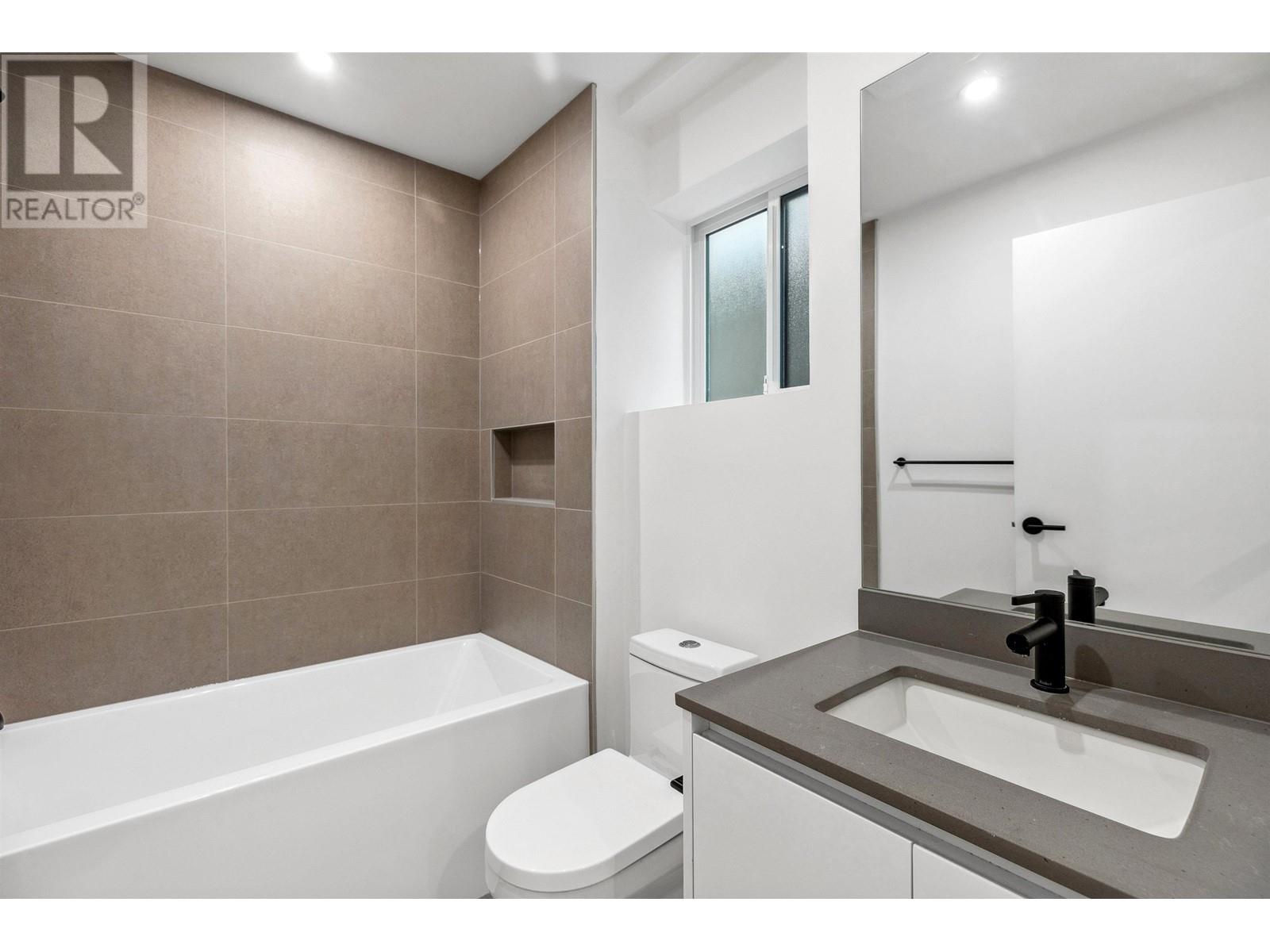 1228 Mclean Drive, Vancouver, British Columbia  V5L 2P9 - Photo 18 - R2822052