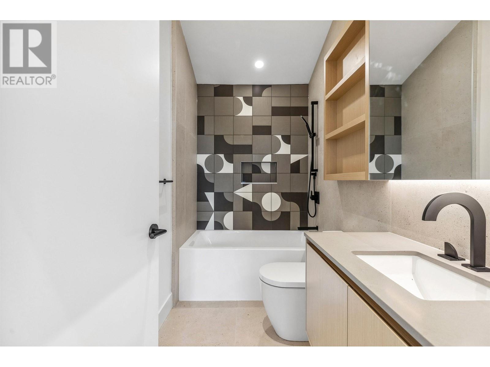 1228 Mclean Drive, Vancouver, British Columbia  V5L 2P9 - Photo 13 - R2822052