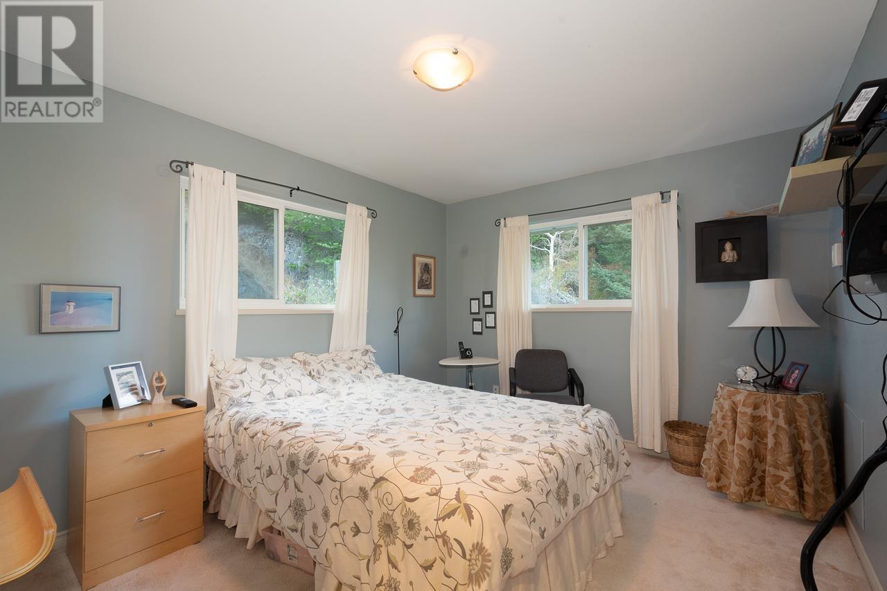 1390 Eaglecliff Road, Bowen Island, British Columbia  V0N 1G1 - Photo 11 - R2818237