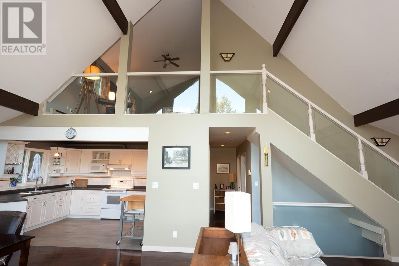 1390 Eaglecliff Road, Bowen Island, British Columbia  V0N 1G1 - Photo 14 - R2818237